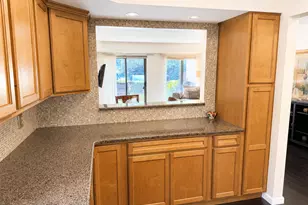 174 E Springbrook Dr, Bloomingdale, IL 60108 - Photo 6
