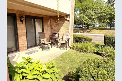 174 E Springbrook Drive #1B, Bloomingdale, IL 60108 - Photo 2