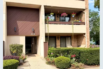 174 E Springbrook Drive #1B, Bloomingdale, IL 60108 - Photo 1