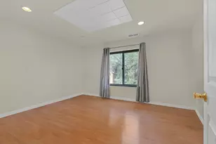 617 Limerick Ln, Schaumburg, IL 60193 - Photo 6