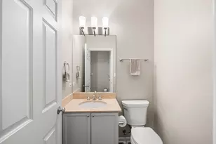1123 W Grace St, Chicago, IL 60613 - Photo 18
