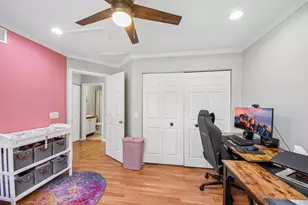 1052 Woodhill Ct, Elgin, IL 60120 - Photo 12