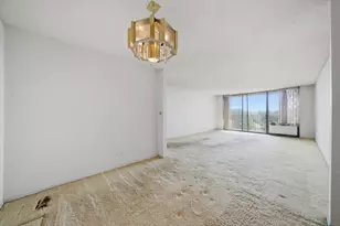2000 St Regis Dr, Lombard, IL 60148 - Photo 22