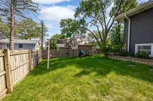 1024 Catalpa Ln, Naperville, IL 60540 - Photo 32