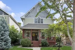 938 Mapleton Ave, Oak Park, IL 60302 - Photo 2