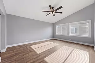 938 Hidden Lake Dr, Buffalo Grove, IL 60089 - Photo 14