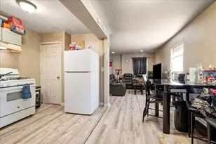 735 E 105th Pl, Chicago, IL 60628 - Photo 6