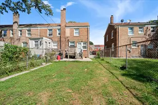 735 E 105th Pl, Chicago, IL 60628 - Photo 12