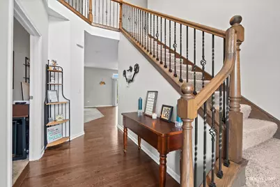 991 S Carly Circle, Yorkville, IL 60560 - Photo 2