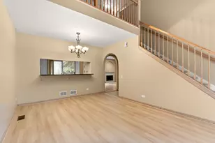 620 N Charter Hall Dr, Palatine, IL 60067 - Photo 6