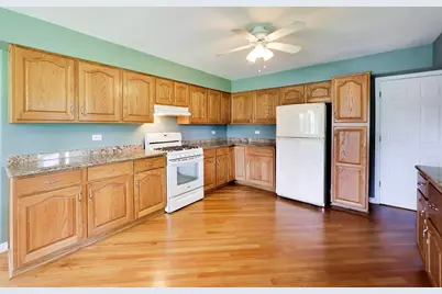 757 Oakwood Drive, Westmont, IL 60559 - Photo 4