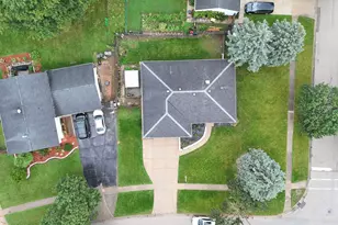 270 Berkshire Dr, Crystal Lake, IL 60014 - Photo 22