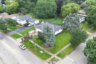 270 Berkshire Dr, Crystal Lake, IL 60014 - Photo 4