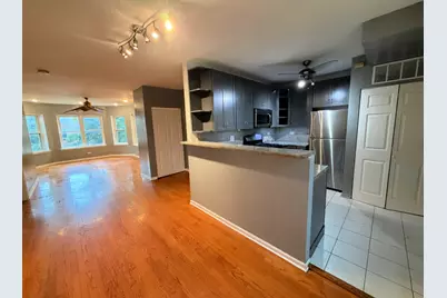 2222 W Rosemont Avenue #2E, Chicago, IL 60659 - Photo 2