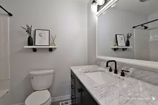 1806 Portsmouth Ln, Schaumburg, IL 60194 - Photo 22