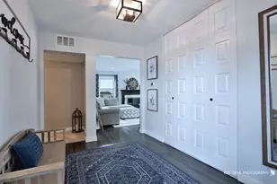 1806 Portsmouth Ln, Schaumburg, IL 60194 - Photo 2