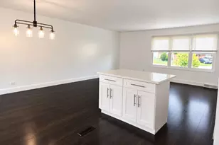 425 Ardglass Ct, Bolingbrook, IL 60440 - Photo 2