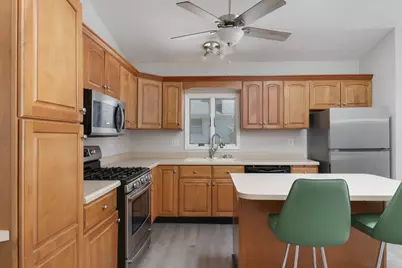 1301 W Wood Street, Bloomington, IL 61701 - Photo 10
