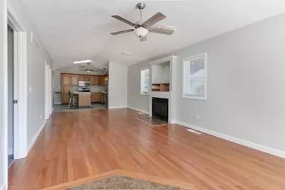1301 W Wood Street, Bloomington, IL 61701 - Photo 4