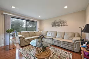 463 Woodview Rd, Lake Barrington, IL 60010 - Photo 8