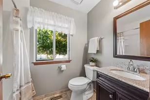 677 Windemere Ln, Carol Stream, IL 60188 - Photo 16
