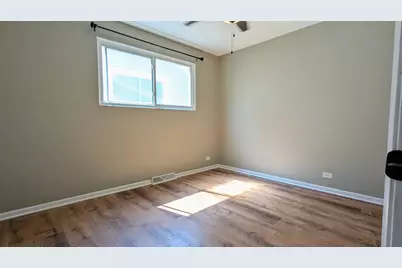 382 Dover Drive, Des Plaines, IL 60018 - Photo 12