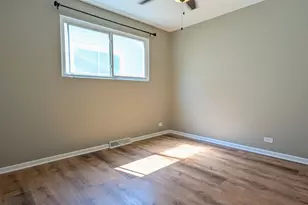 382 Dover Dr, Des Plaines, IL 60018 - Photo 12