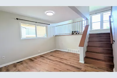 382 Dover Drive, Des Plaines, IL 60018 - Photo 4