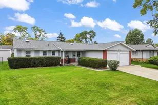 641 Clearmont Dr, Elk Grove Village, IL 60007 - Photo 1