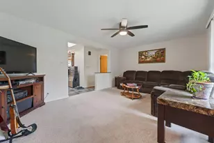 641 Clearmont Dr, Elk Grove Village, IL 60007 - Photo 6