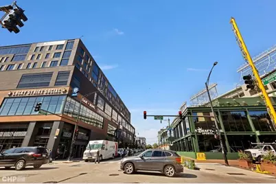 1025 W Addison Street #825, Chicago, IL 60613 - Photo 2