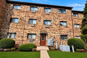 1510 N Silver Ln, Palatine, IL 60074 - Photo 1