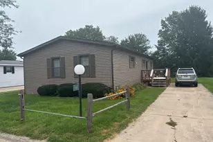 17 Cedar Ln, Sandwich, IL 60548 - Photo 1