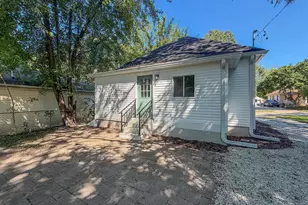 913 W Tremont St, Champaign, IL 61821 - Photo 38