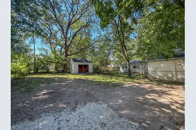 913 W Tremont Street, Champaign, IL 61821 - Photo 36
