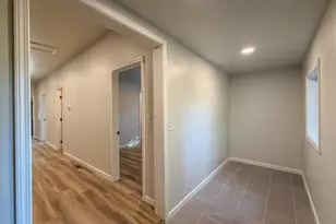 913 W Tremont St, Champaign, IL 61821 - Photo 32