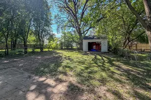913 W Tremont St, Champaign, IL 61821 - Photo 40