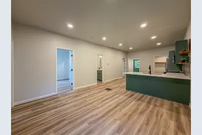 913 W Tremont Street, Champaign, IL 61821 - Photo 10