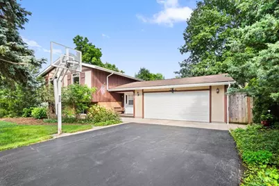213 Liberty Avenue, Fox River Grove, IL 60021 - Photo 2