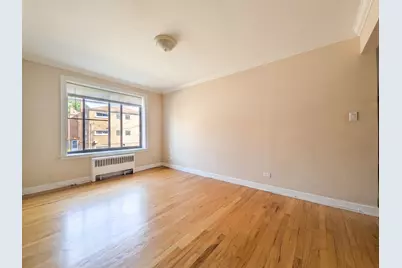2704 W Lunt Avenue #203, Chicago, IL 60645 - Photo 8