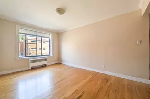 2704 W Lunt Ave, Chicago, IL 60645 - Photo 8