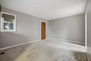 5S039 Pebble Beach Ct, Naperville, IL 60563 - Photo 2