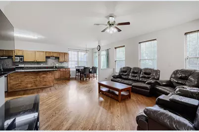 16 Clover Circle, Streamwood, IL 60107 - Photo 8