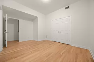 2333 W Harrison St, Chicago, IL 60612 - Photo 8