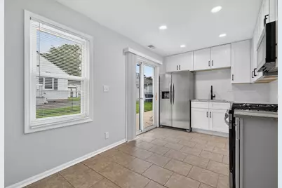 1721 Kelly Avenue, Crest Hill, IL 60403 - Photo 8