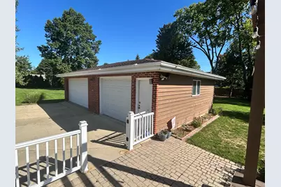 533 Woodview Avenue, Elk Grove Village, IL 60007 - Photo 32