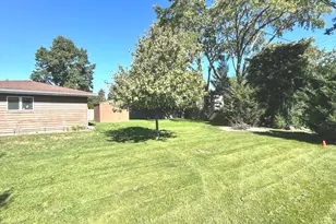 533 Woodview Ave, Elk Grove Village, IL 60007 - Photo 34