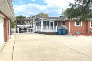533 Woodview Ave, Elk Grove Village, IL 60007 - Photo 30
