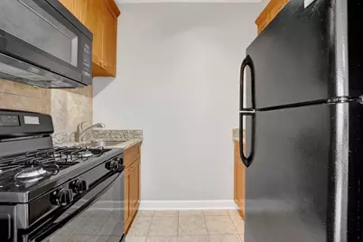 414 W Walnut Street #208, Maywood, IL 60153 - Photo 6