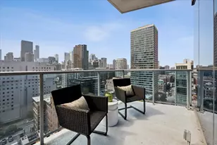 110 W Superior St, Chicago, IL 60654 - Photo 18